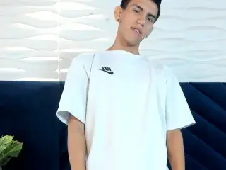 Streamate Free Porn Cam of LuccaMoreti