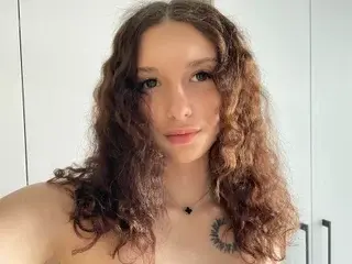 Streamate Adult Webcams of SassySuie