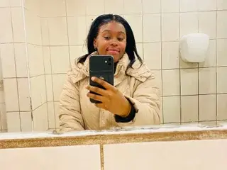 Streamate Live Sex Cam of Jusypussy100