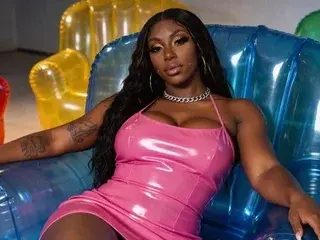 Streamate Adult Webcam of EbonyMystique