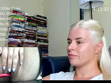 Stripchat Live Sex of queenofthenighttt