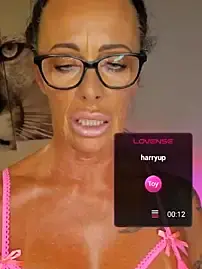 Stripchat Free Live Porn of Misses-Cougar