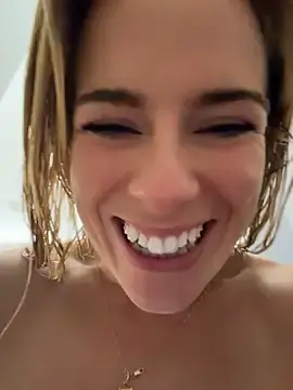 Stripchat Adult Webcam of oliviafranciis