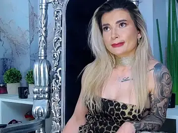 Stripchat Live Sex Cam of NightshadeIris