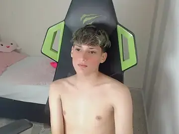 Stripchat Live Sex Cam of Pablito_junior