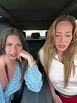 Stripchat Live Sex Cam of SweetAlegra_