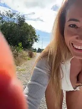 Stripchat Watch Live Sex Cams of SweetAlegra_