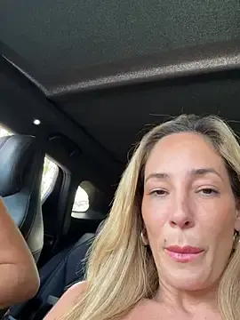 Stripchat Free Live Porn of SweetAlegra_