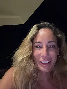 Stripchat Sex Cam of SweetAlegra_
