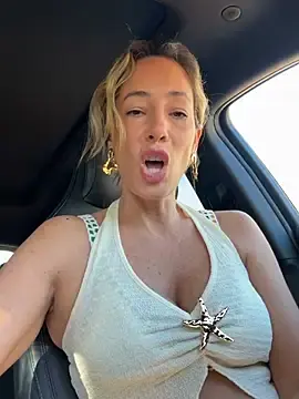 Stripchat Free Porn Cam of SweetAlegra_