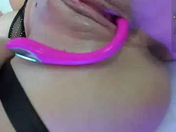 Stripchat Live Sex Cam of lissababe1