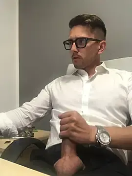 Stripchat Free Porn Cam of masterboss_