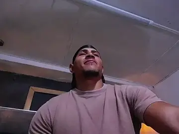 Stripchat Free Porn Cam of teddyfit19cm
