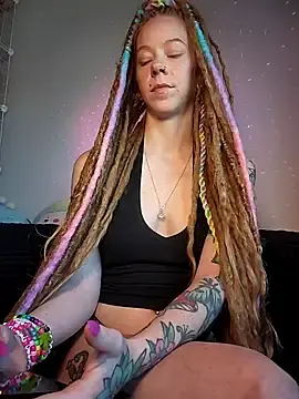 Stripchat Free Porn Cam of LucidLucy