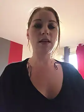 Stripchat Adult Webcam of XLisaxx