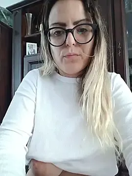 Stripchat Nude Webcam of dolcehelena993