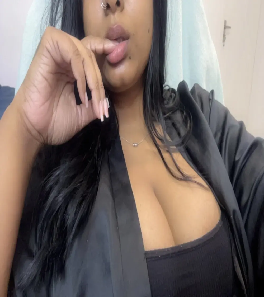 layla_amin
