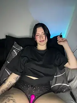 Stripchat Live Sex Cam of Alaskahosh