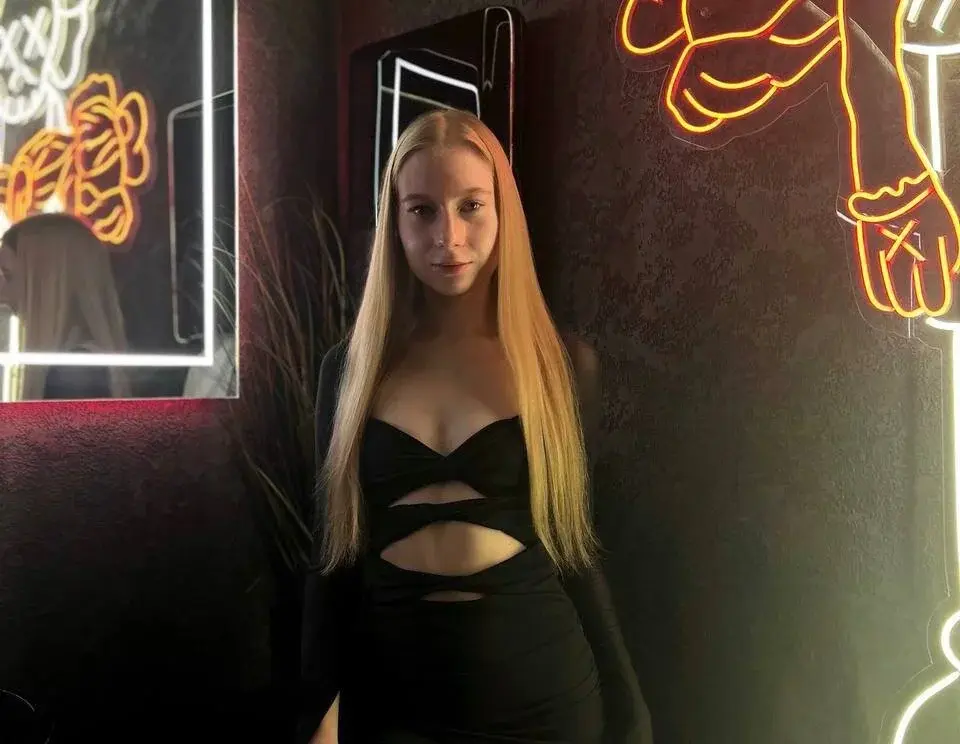 Alina_Blonde