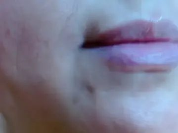 Stripchat Watch Live Sex Cams of Kerly_Doll