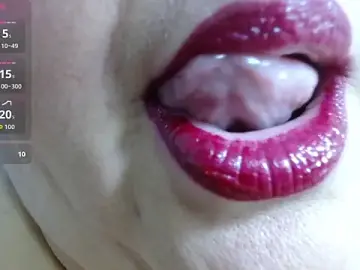 Stripchat Watch Live Sex Cams of Kerly_Doll