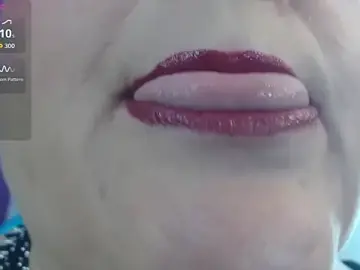 Stripchat Watch Live Sex Cams of Kerly_Doll