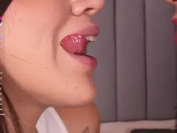 Stripchat Free Live Porn of emperatriz_reyes