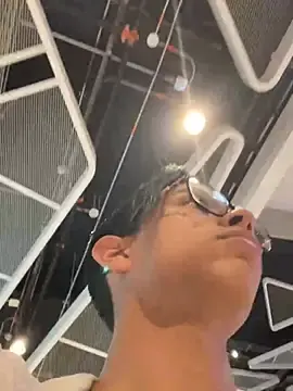 Stripchat Live Sex of Andres_boy252