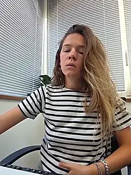 Stripchat Free Porn Cam of lucie_mehott