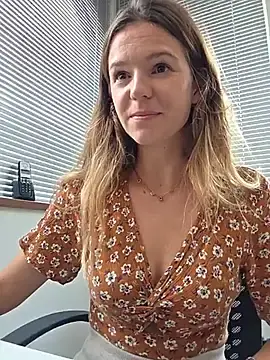 Stripchat Live Porn of lucie_mehott