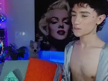 Stripchat Sex Cam of maxiy_001