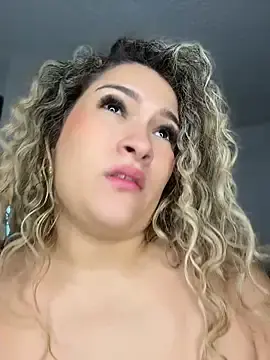 Stripchat Sex Cam of Sara_smiiith211