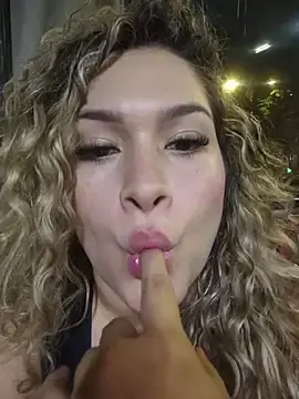 Stripchat Free Live Porn of Sara_smiiith211