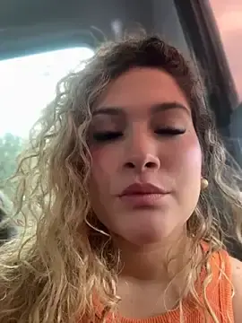 Stripchat Live Porn of Sara_smiiith211