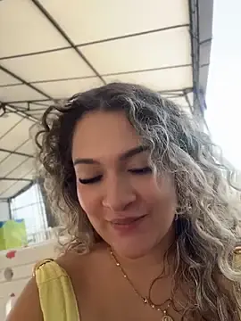 Stripchat Adult Webcam of Sara_smiiith211