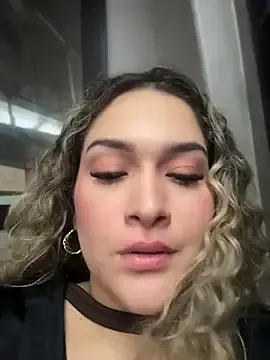 Stripchat Live Porn of Sara_smiiith211