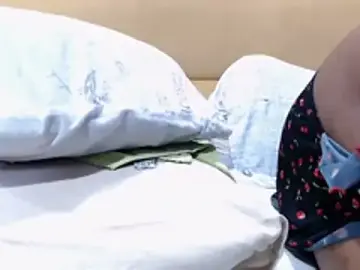 Stripchat Adult Webcam of GiantTittts