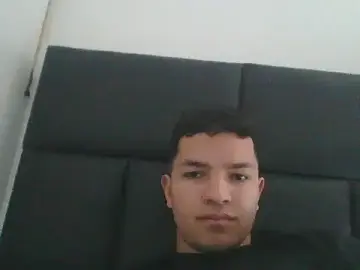 Stripchat Free Porn Cam of Hunteerm