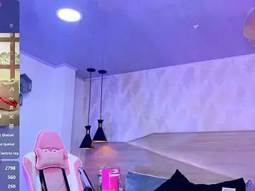 Stripchat Watch Live Sex Cams of kylliefox_