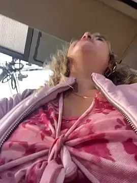 Stripchat Free Live Porn of miss_berlyn