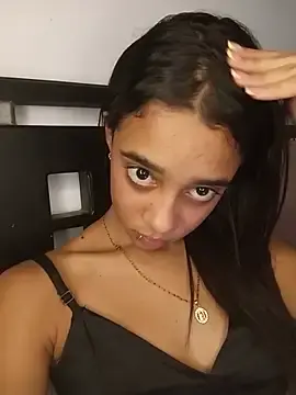 Stripchat Live Sex Cam of Zoe_Sweett18