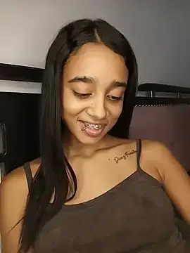 Stripchat Sex Cam of Zoe_Sweett18