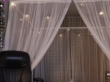 Stripchat Live Porn of _EmilyRouge_