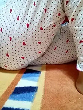 Stripchat Live Sex Cam of Bombamom
