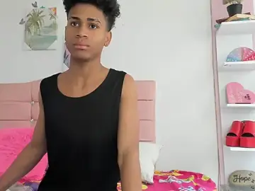 Stripchat Adult Webcam of Santy_bigcock_01
