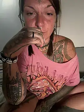 Stripchat Watch Live Sex Cams of lizzardqueeen