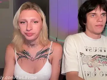 Stripchat Live Sex Cam of twl8vibe