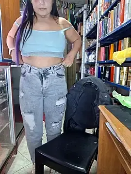 Stripchat Free Porn Cam of Isa_bella95