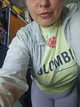 Stripchat Free Live Porn of Isa_bella95
