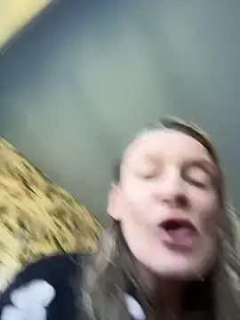 Stripchat Live Sex Cam of MissAmber21